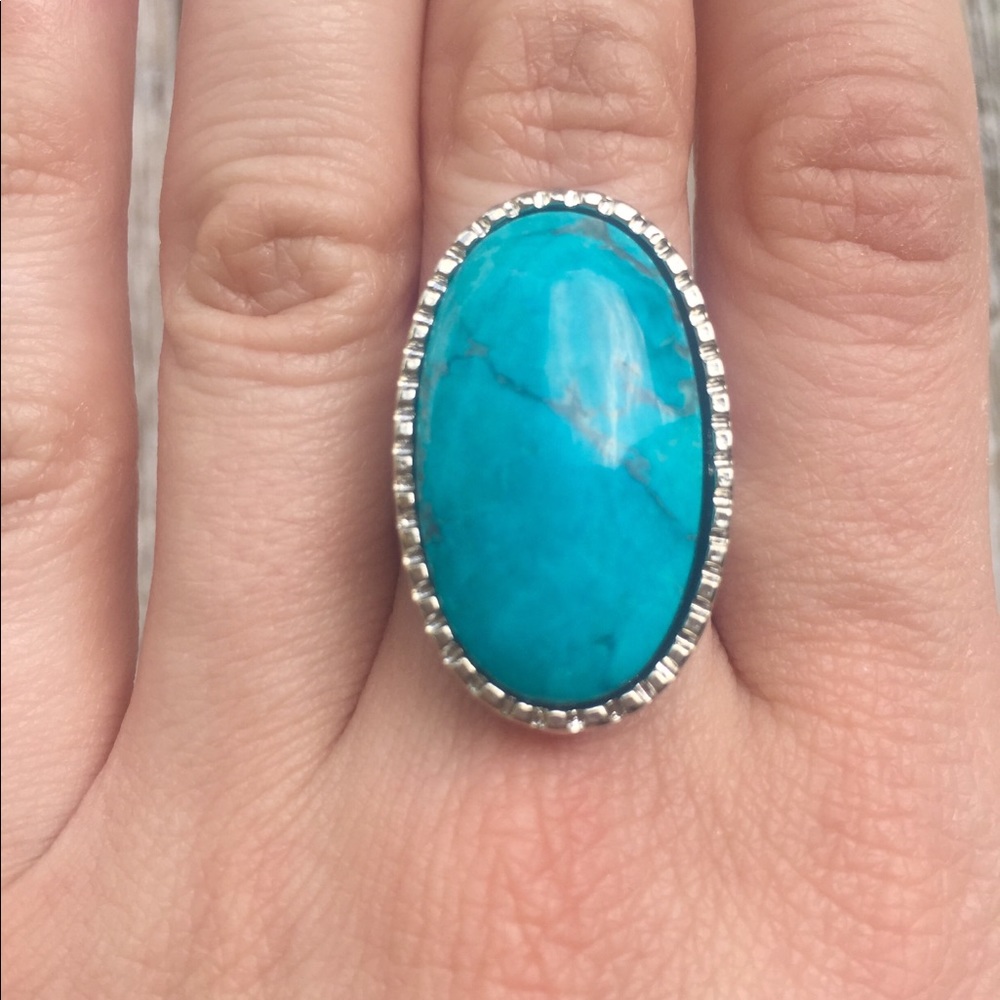 🌈 Handcrafted Blue Howlite Gemstone Ring